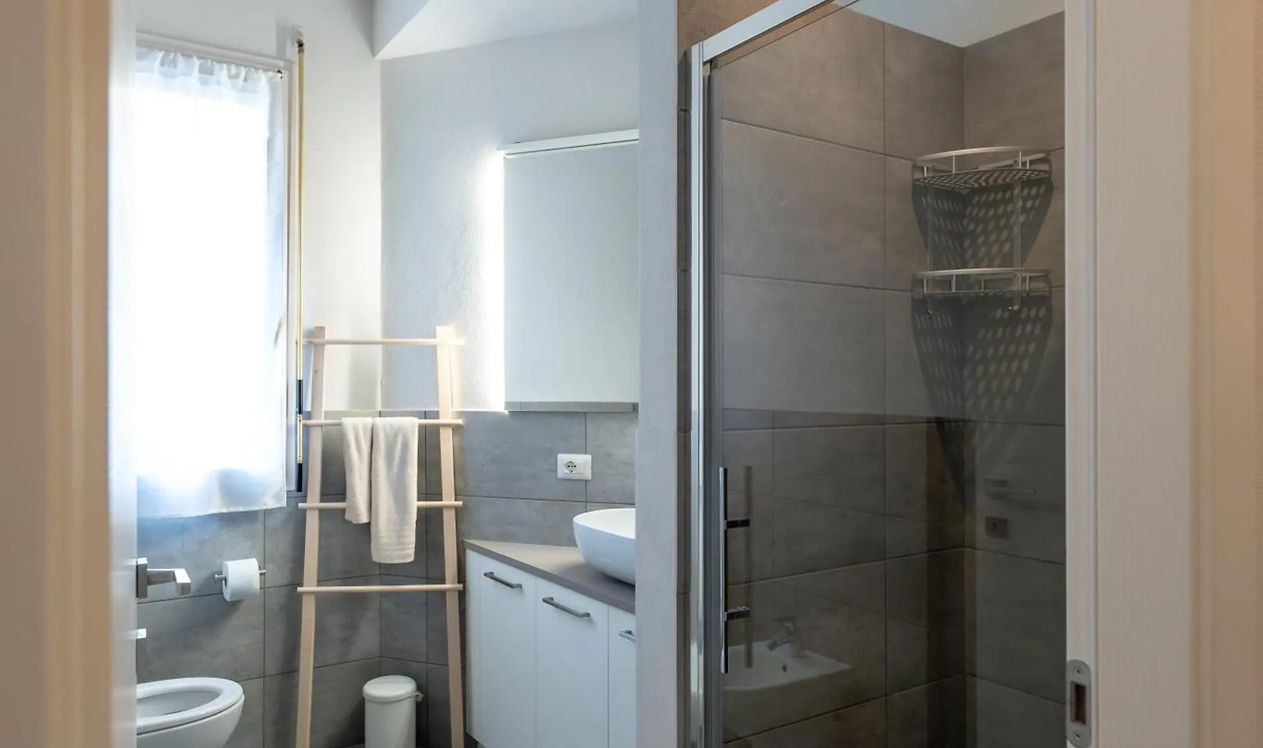 Como Lake - Modern Apartment Lecco